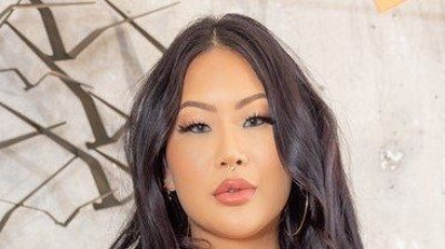 vadia asiática peituda vadia