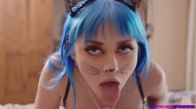 Tentado por la gatita de su hermanastra