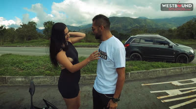 Lía Cooper has sex in the back seat of a car with Fillip on the road