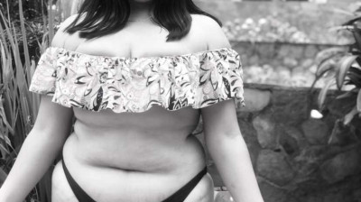 Una linda perrita le duele la penetrada