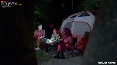 Roxie Sinner es follada por un men