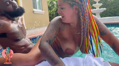 Spsnish Barbiie Pool