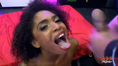 Corridas para la boca de Luna Corazon