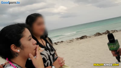 REALITY KINGS - GATA SEXY FAZENDO SEXO ORAL EM SEU CLIENTE POR DINHEIRO