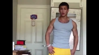 Sexy Gym Stud Jerking Off