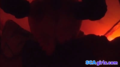 Mjuk analsex gör fortfarande ont i hennes rumpa