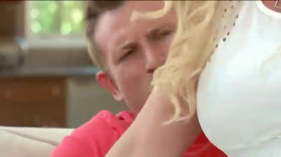 J'aime bien bien la grosse bite dans ma chate de mon beau fils regarde ❤️?