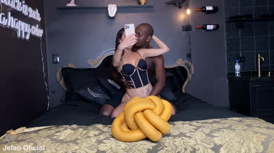 Sexo interracial com bela brasileira