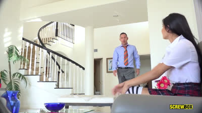 Colegiala latina follando para conseguir la nota más alta