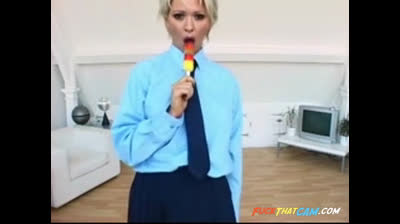 Jo Guest: Blonde Celebrity on Webcam