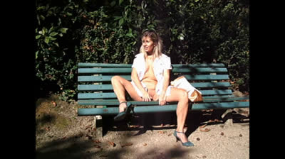 I show myself in front of the walkers in a public park