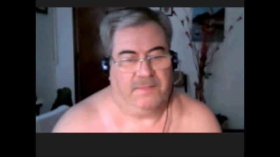 Mature Argentinian Bear Wanks and Cums