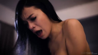 Savannah follada por padrastro