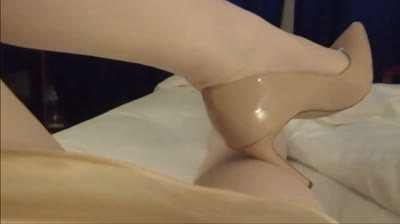 Crossdresser CD Sarah Masturbates Solo in Bed